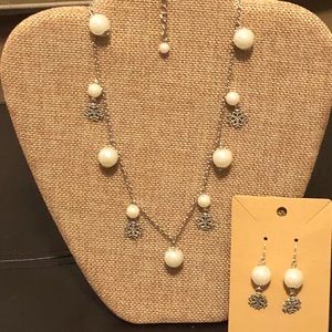 Snowflake necklace and earring set.